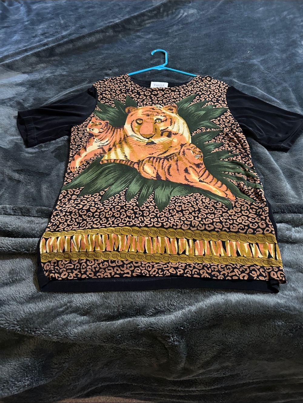 Women Graphic Tiger Print Top in Black and Orange